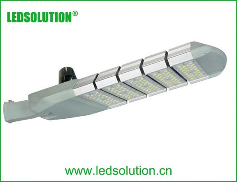 RL16 series CE CB ENEC IP67 IK09 250W 160LM/W adjustable photocell dia-cast aluminum photocell dimmable led street light,led urban lights,led road luminaires,led street lamp,eight years warranty,tool-free maintenance,class II.